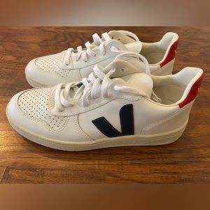 Veja V-10 Sneaker (Women), Size 8